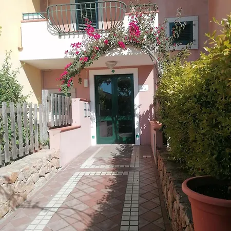 Delizioso Attico Con Piscina Semesterbostad *