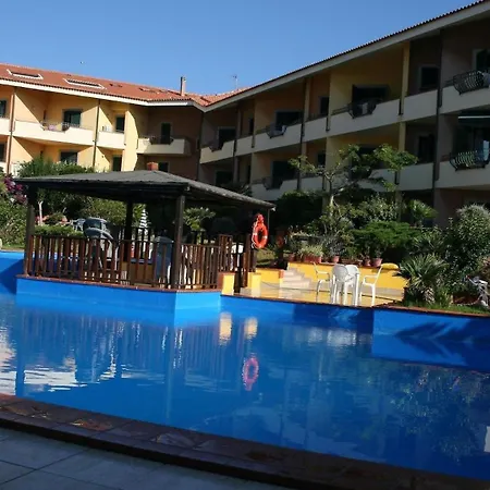 Delizioso Attico Con Piscina